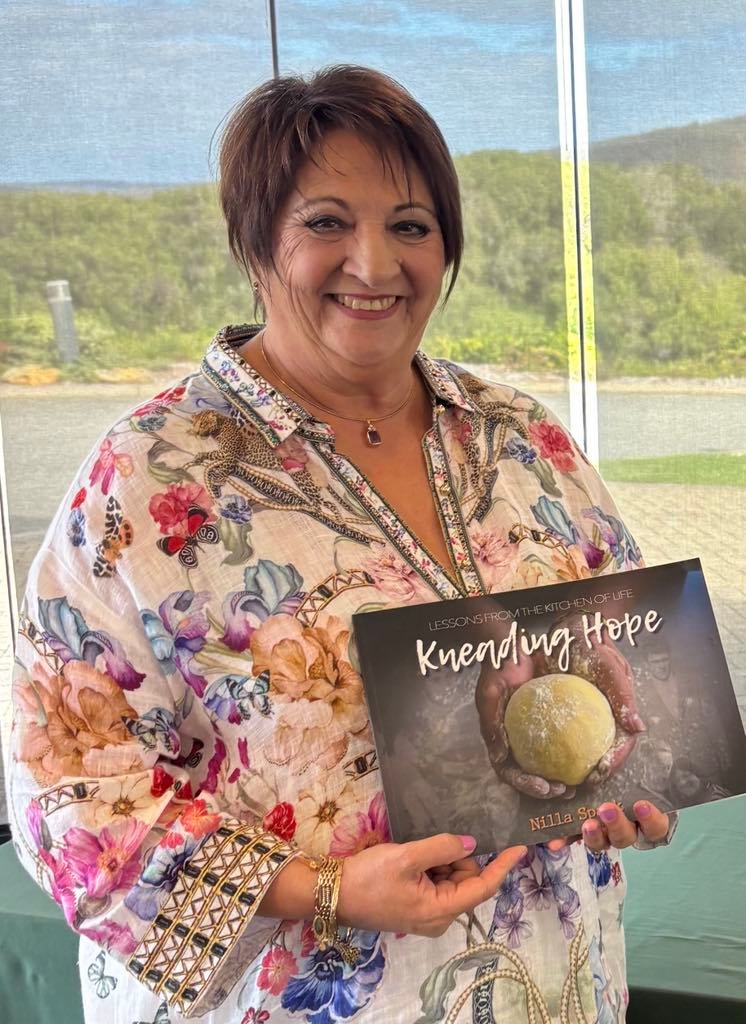 Nilla Holding Kneading Hope